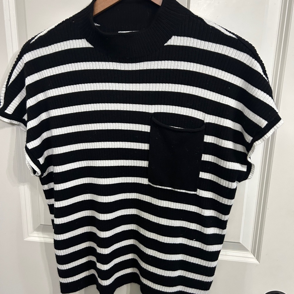 GUC Nine West sweater L. Stripes. Wednesday Addams Nevermore.